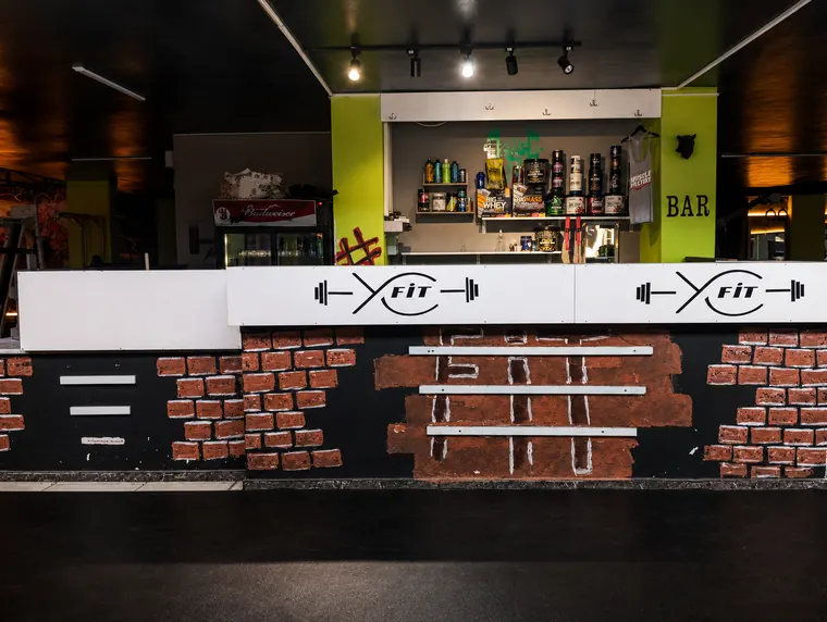 Bar tezgâhı ve raflar — YÇFİT Nizip