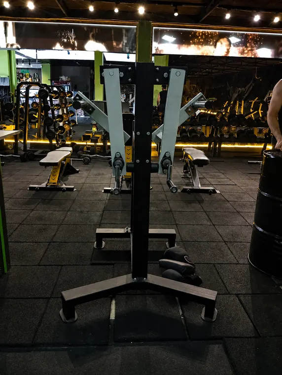 Pec deck — YÇFİT Nizip